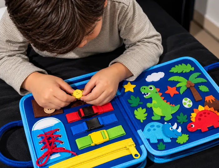 Kit de cuadernos Montessori en uso